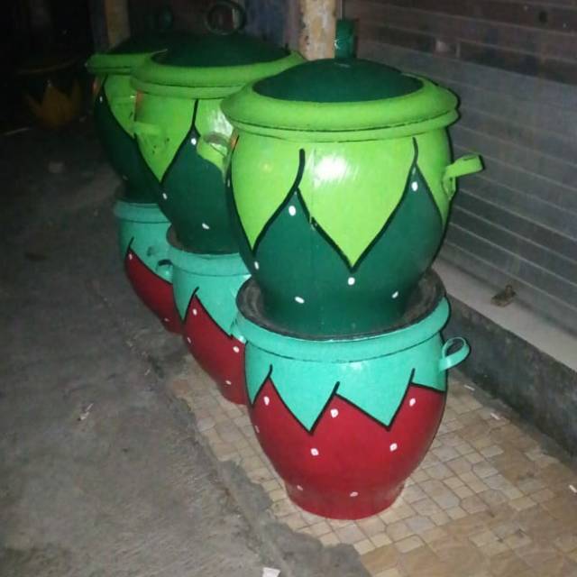 Bak sampah karet ban bekas