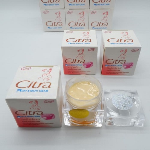 Citra Super Peraly With UV Krim Pencerah Wajah Siang dan Malam (2Pcs)