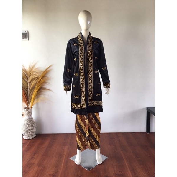 Kebaya jogja putri/kebaya bludru jogja