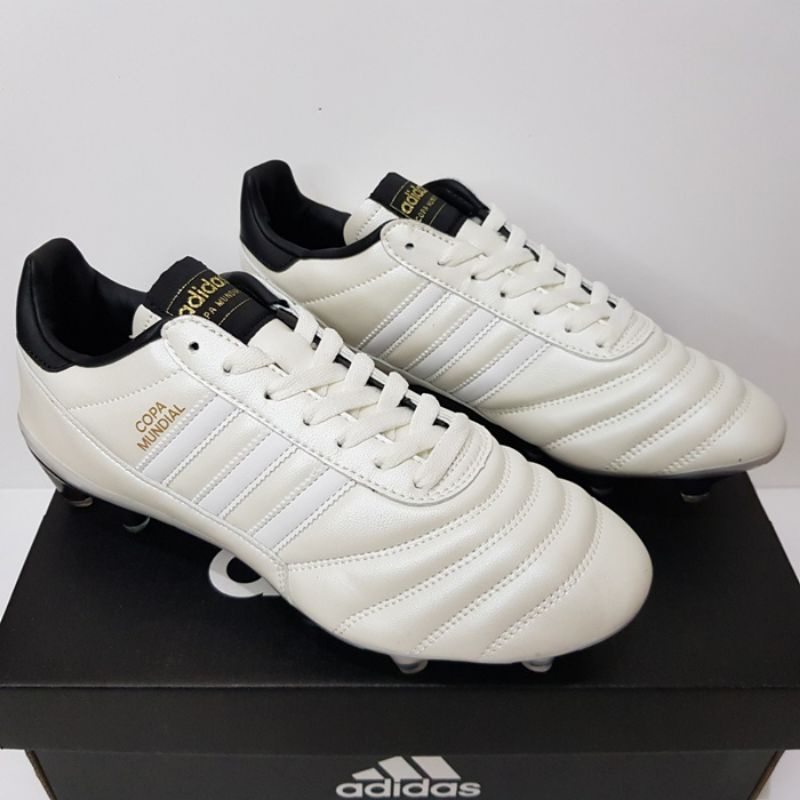 Sepatu Bola Adidas Copa Mundial White.