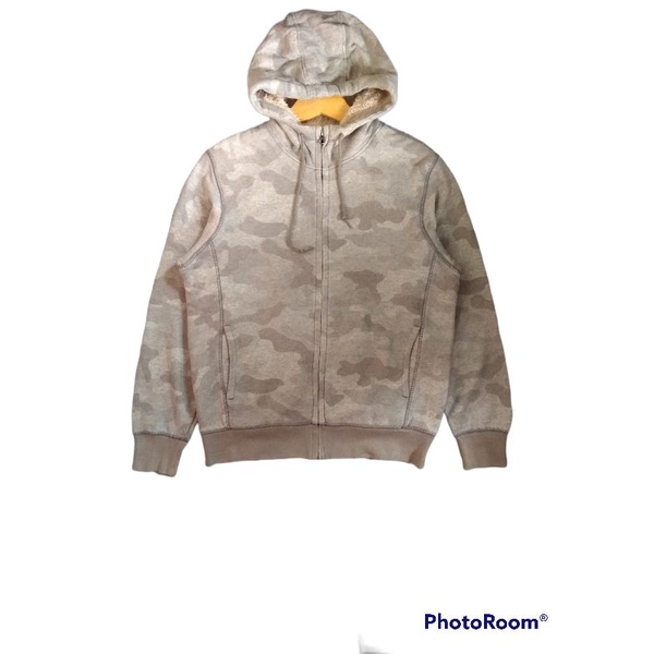 zip sherpa uniqlo camo