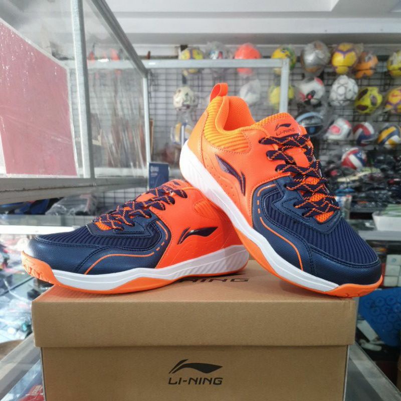 Sepatu Badminton Lining Ultra II
