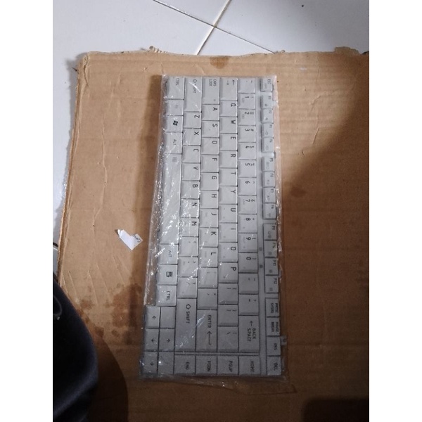 Keyboard TOSHIBA Satellite M200