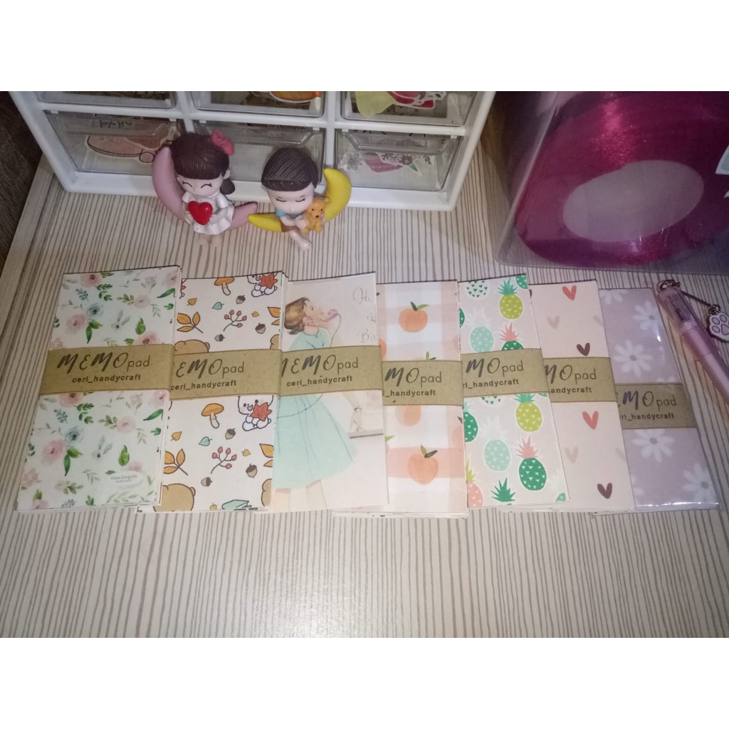 

Memo pad aesthetic isi 24 lembar bahan bookpaper size 4,5 x 9,5 cm