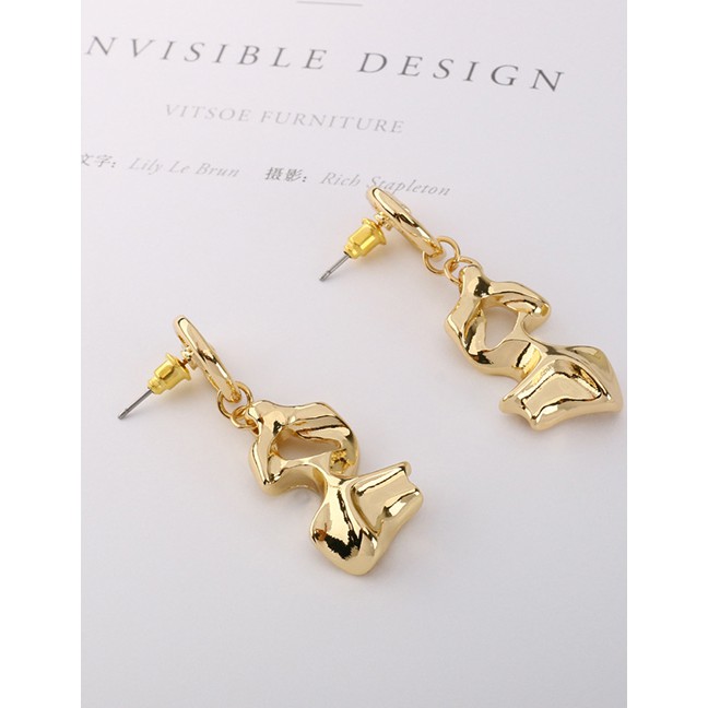 LRC Anting Tusuk Fashion Gold Metal Irregular Glossy Earrings F69825