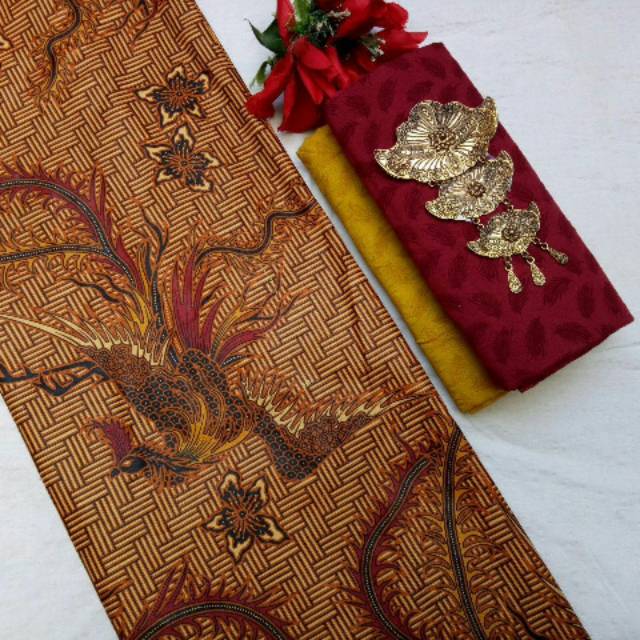Kain jarik motif Burung emas