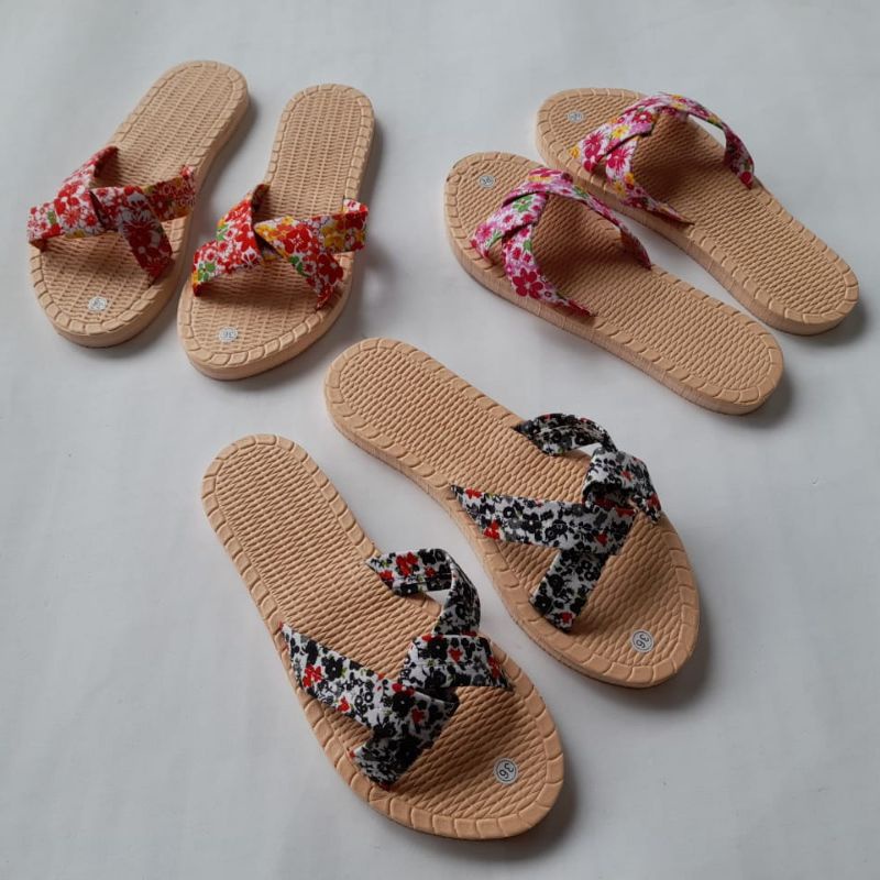 Sandal Wanita Etnik Silang Motif Bunga