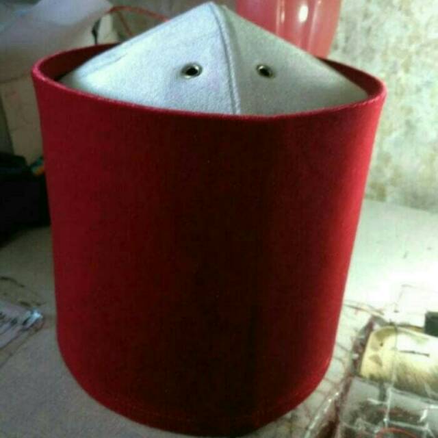 Peci uje merah putih tinggi 10-15 size jumbo 8-12