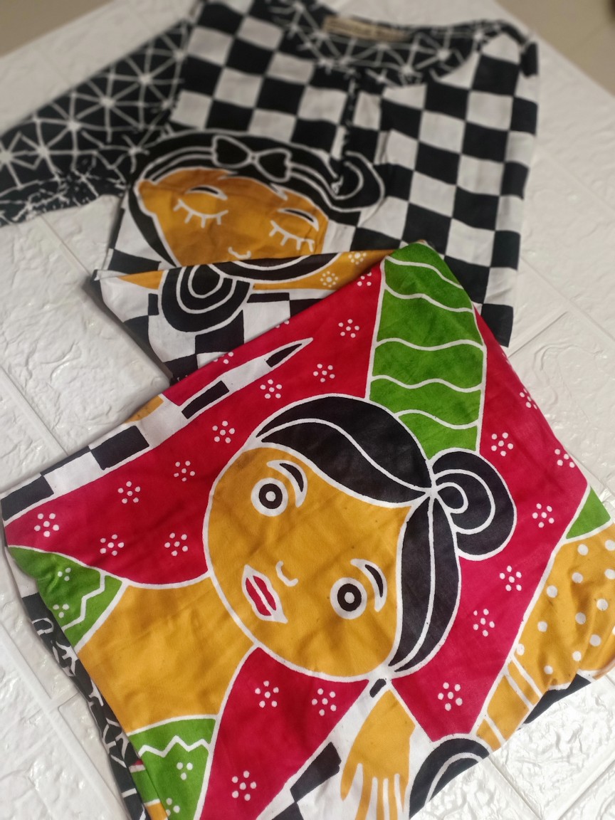 Tunik Sekartaji Atasan Baju Batik Wanita Muslim.
