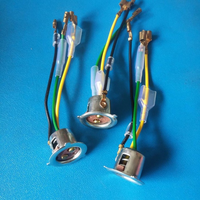 fitting lampu motor yamaha