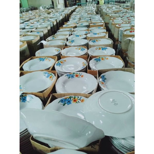 1 lusin piring keramik