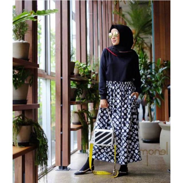 Monel Monochrome Printed Midi Dress