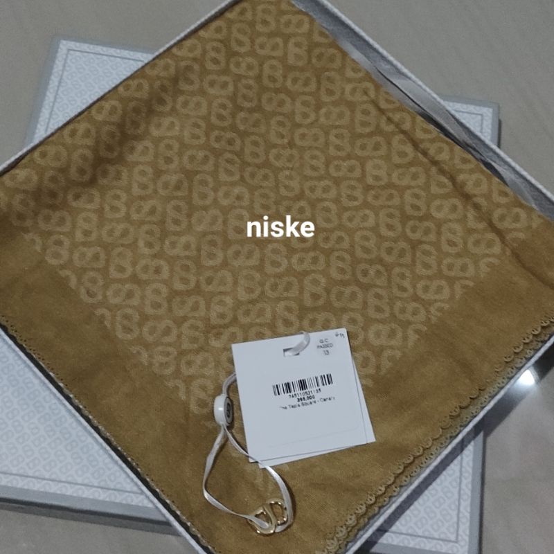 Buttonscarves Tapis Square Canary