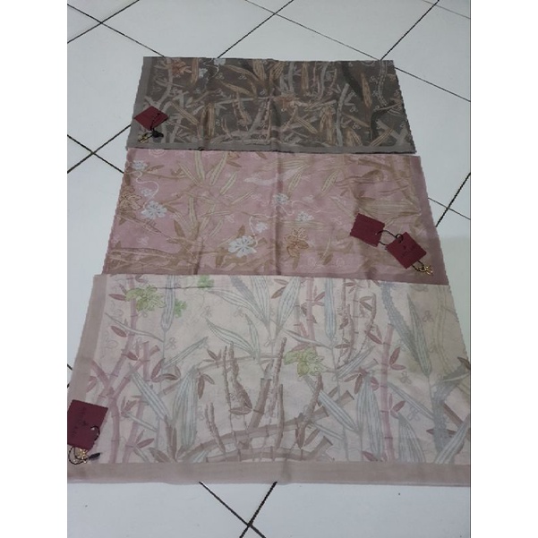 Arsscarf Zenia Series