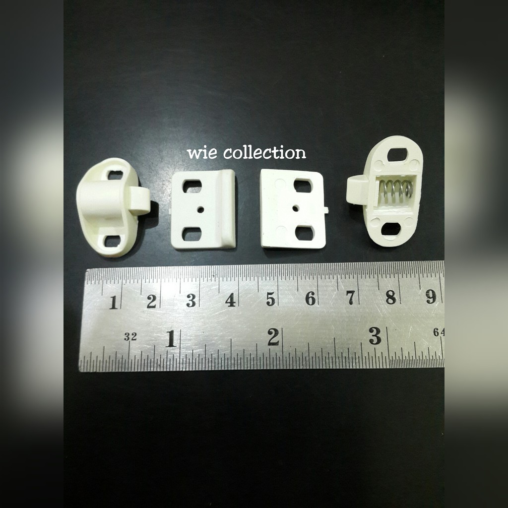 TIC TAC PLASTIK PINTU WARNA PUTIH / CATCHES PLASTIK LEMARI