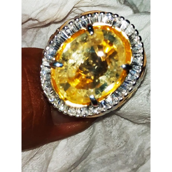 YELLOW SAFIR CEYLON SRILANKA