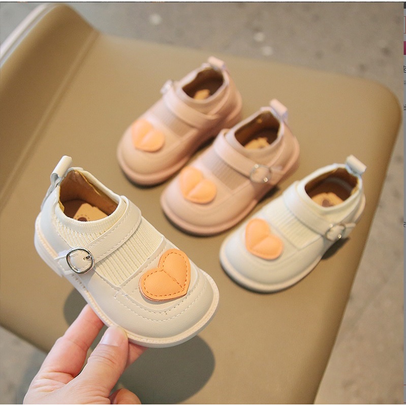 B55-NEW Sepatu bayi anak import motif hati