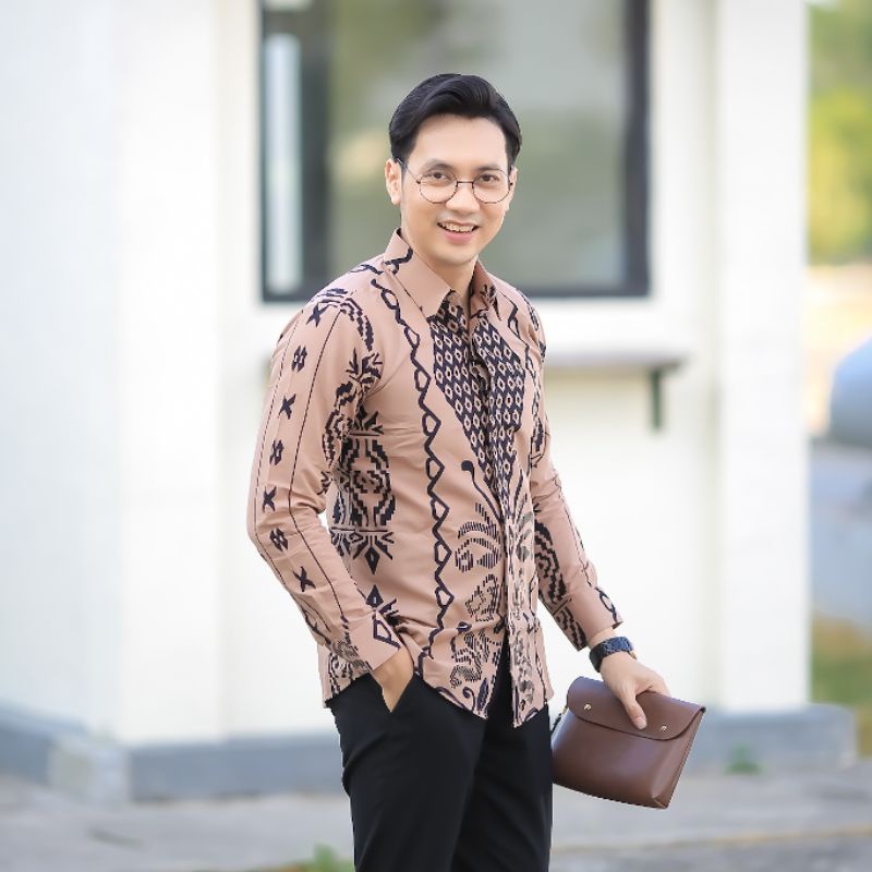 BATIK BOLO DEWO Motif Bintang Harapan Hem Atasan Kemeja Baju Batik Pria