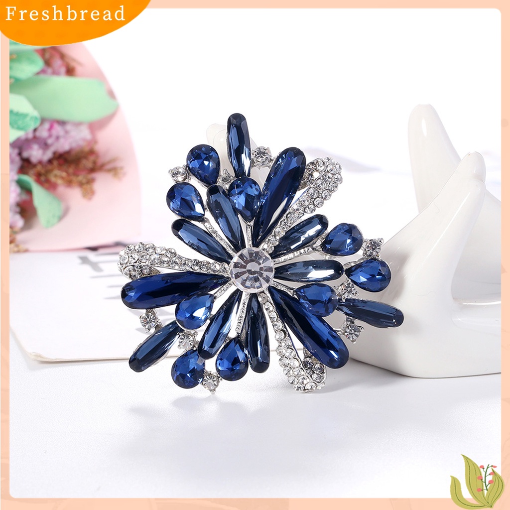 Terlaris Brooch Fashionable Dress-up Colored Flower Rhinestone Inlaid Badges Pin for Celebration