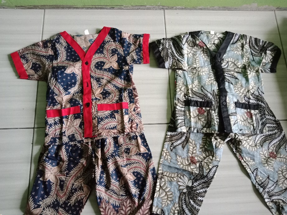 Setelan Batik Anak Untuk Usia 1 Sampai 2 Tahun