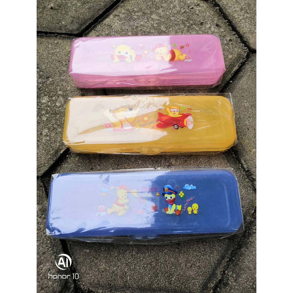 

Tempat pensil/kotak pulpen/case pinsil perlengkapan sekolah dan kantor bentuk persegi dgn bahan plastik warna warni lucu
