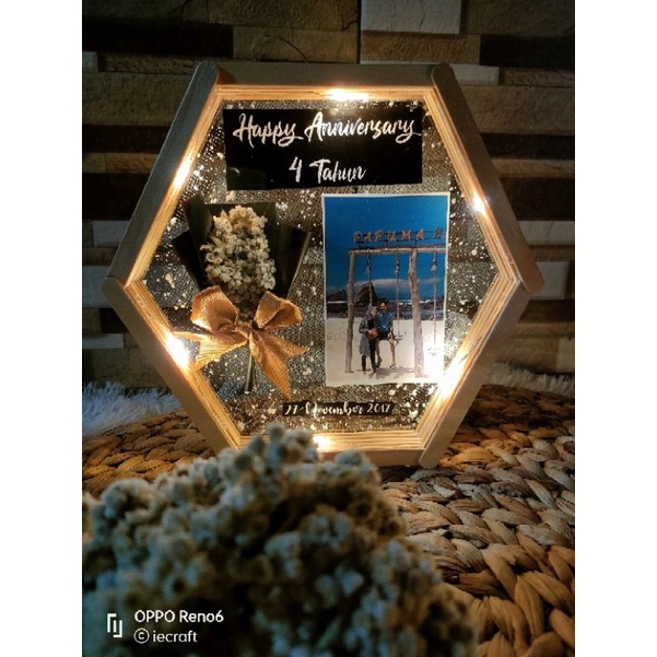 1 HARI JADI Hexa Frame Flower in Frame Kado Pernikahan Kado Ulang Tahun Kado Wisuda Kado Ultah Kado Anniversary Kado Tunangan Kado Unik Polaroid in Frame ROOM DECOR