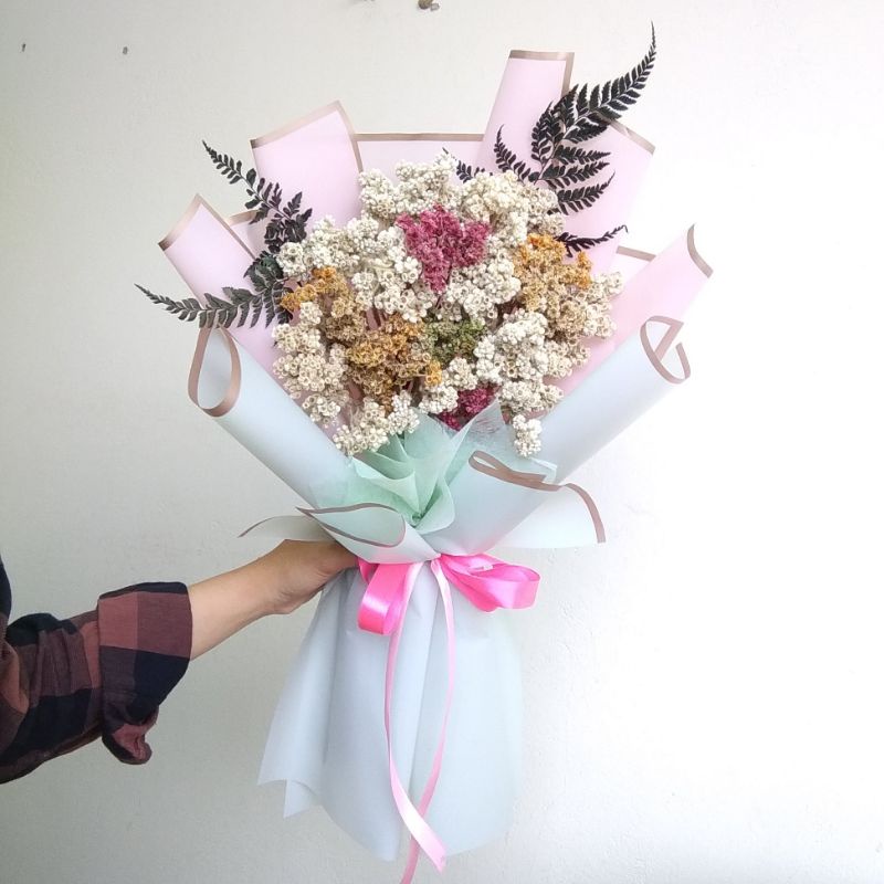 buket bunga bucket bunga edelweiss edelweis hadiah kado wisuda anniversary