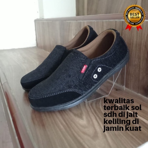 SEPATU SLIP ON PRIA CASUAL