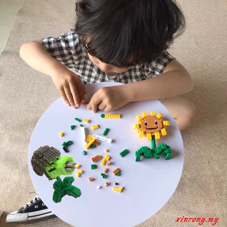 Mainan Puzzle Miniatur Balok Bangunan Lego Partikel Berlian Desain Plants Vs Zombies Untuk Anak