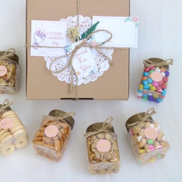

6.6 SALE HAMPERS KUE MINIMALIS KEMASAN JAR/PARCEL/giftbox/kado ulang tahun/graduation murah