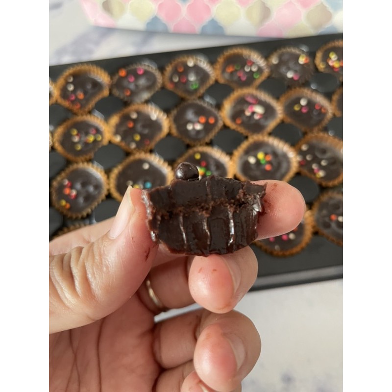 

Chococup isi 28pcs coklat premium hampers eid lebaran