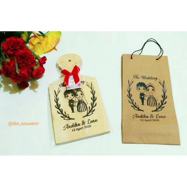 

SOUVENIR PERNIKAHAN MURAH UNIK TALENAN DAN PAPERBAG COSTUM GAMBAR DAN NAMA