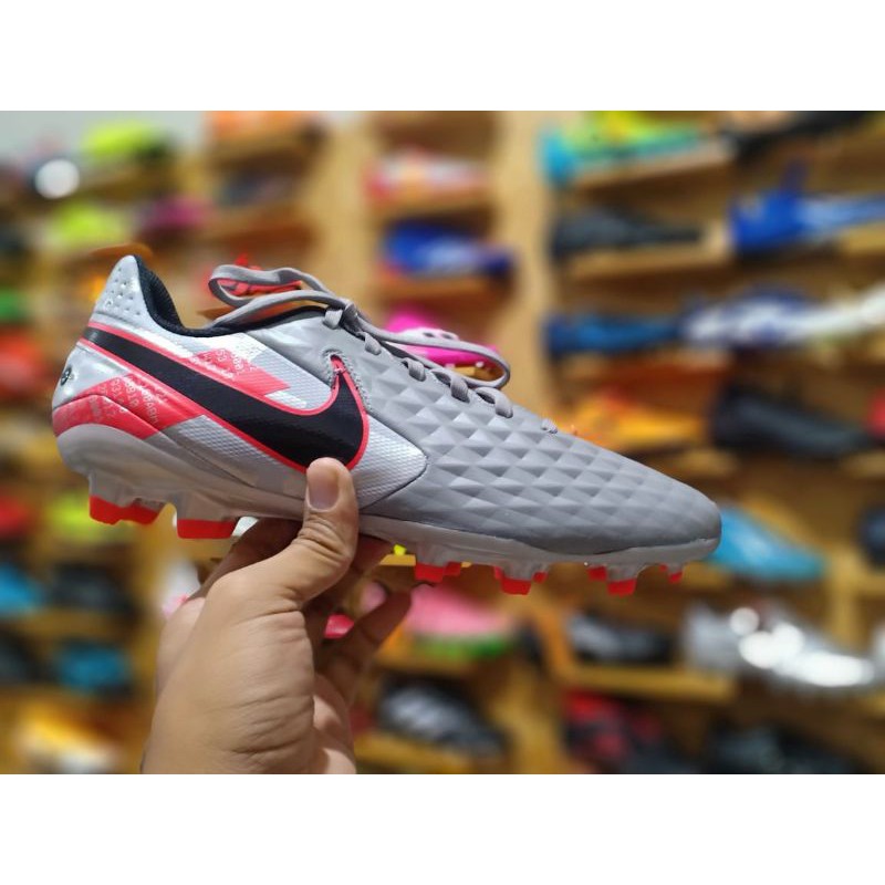 SEPATU SEPAK BOLA NIKE TIEMPO LEGEND ACADEMY HITAM DAN SILVER
