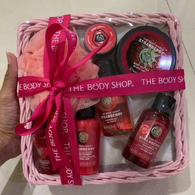 The Body Shop Paket Strawberry Ekslusif