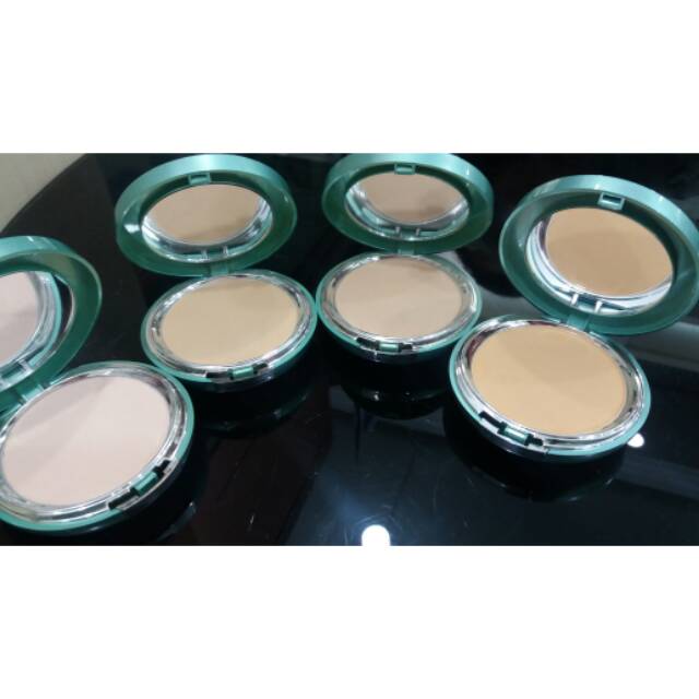 WARDAH EXCLUSIVE TWO WAY CAKE || Wardah Bedak Padat