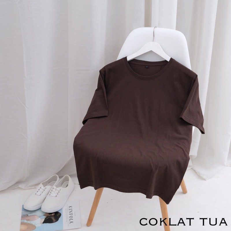 KAOS POLOS A COTTON COMBED 30S BASIC TEE KATUN UNISEX MURAH O NECK OBLONG GROSIR ABG CASUAL DISTRO-COKLATTUA