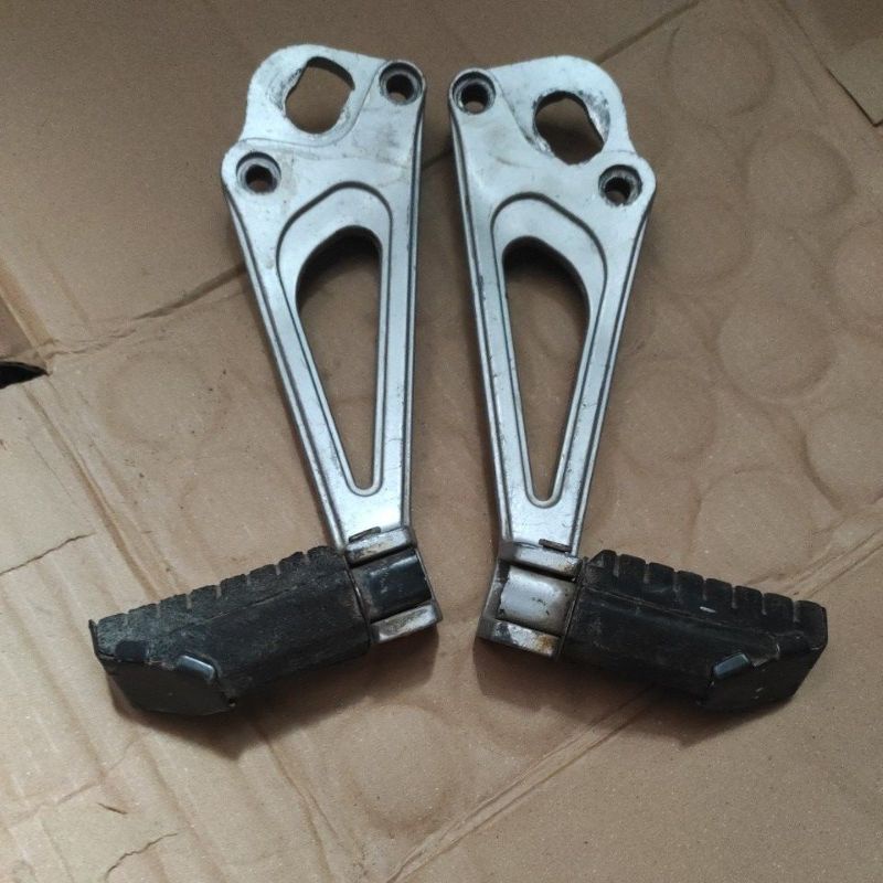 step poot step belakang pijakan kaki ninja R