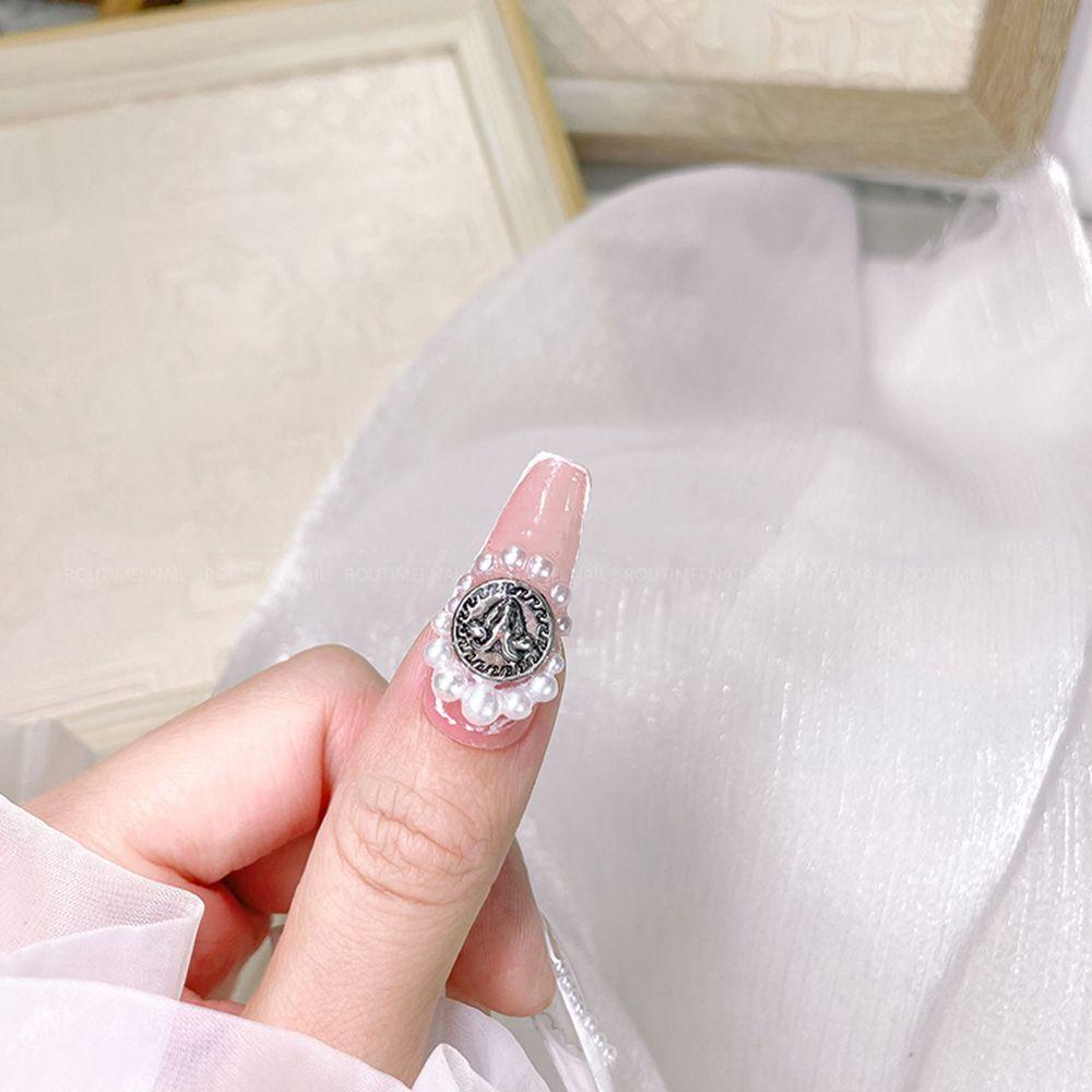 Needway Bingkai Foto Nail Art Dekorasi Emas Perak Alloy Hollow Ornamen Indah Klasik Retro DIY Nail Patch