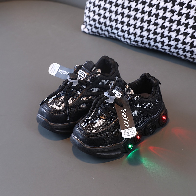 HappyOliver JESSEY LED Sepatu Sneakers Anak Laki / Perempuan LED Menyala Import sekolah