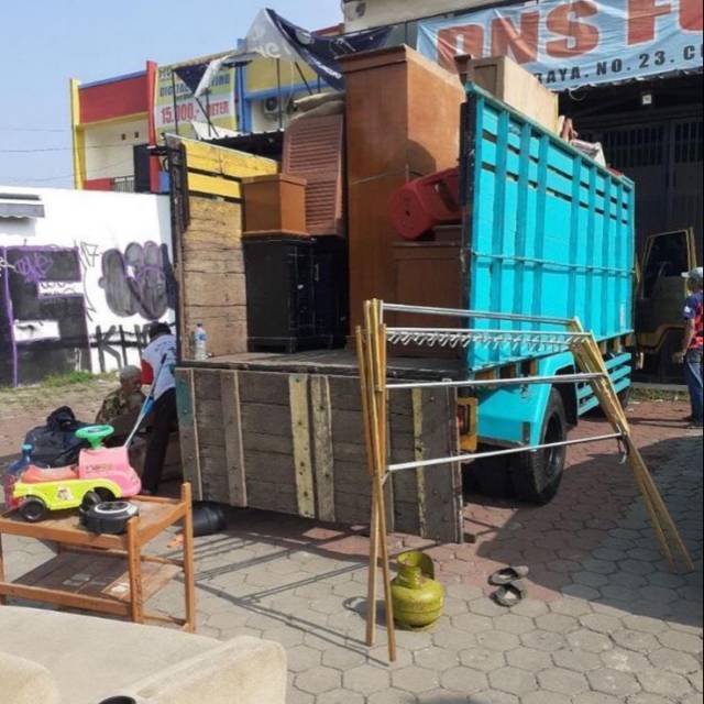 Sewa truk angkut barang pindahan rumah