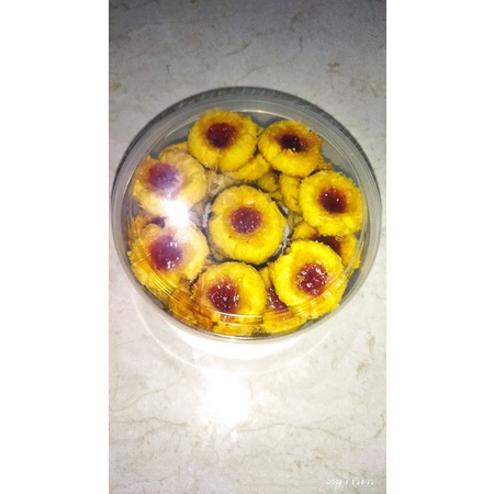 

thumb print cookies keju selai strawberry