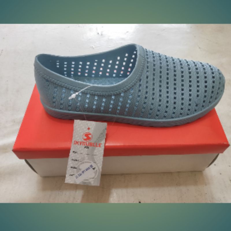 Sepatu karet wanita slip on SL 024