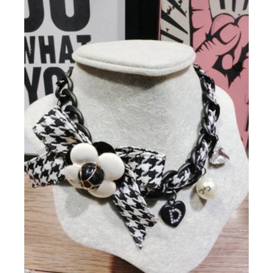 Chanel Houndstooth necklace