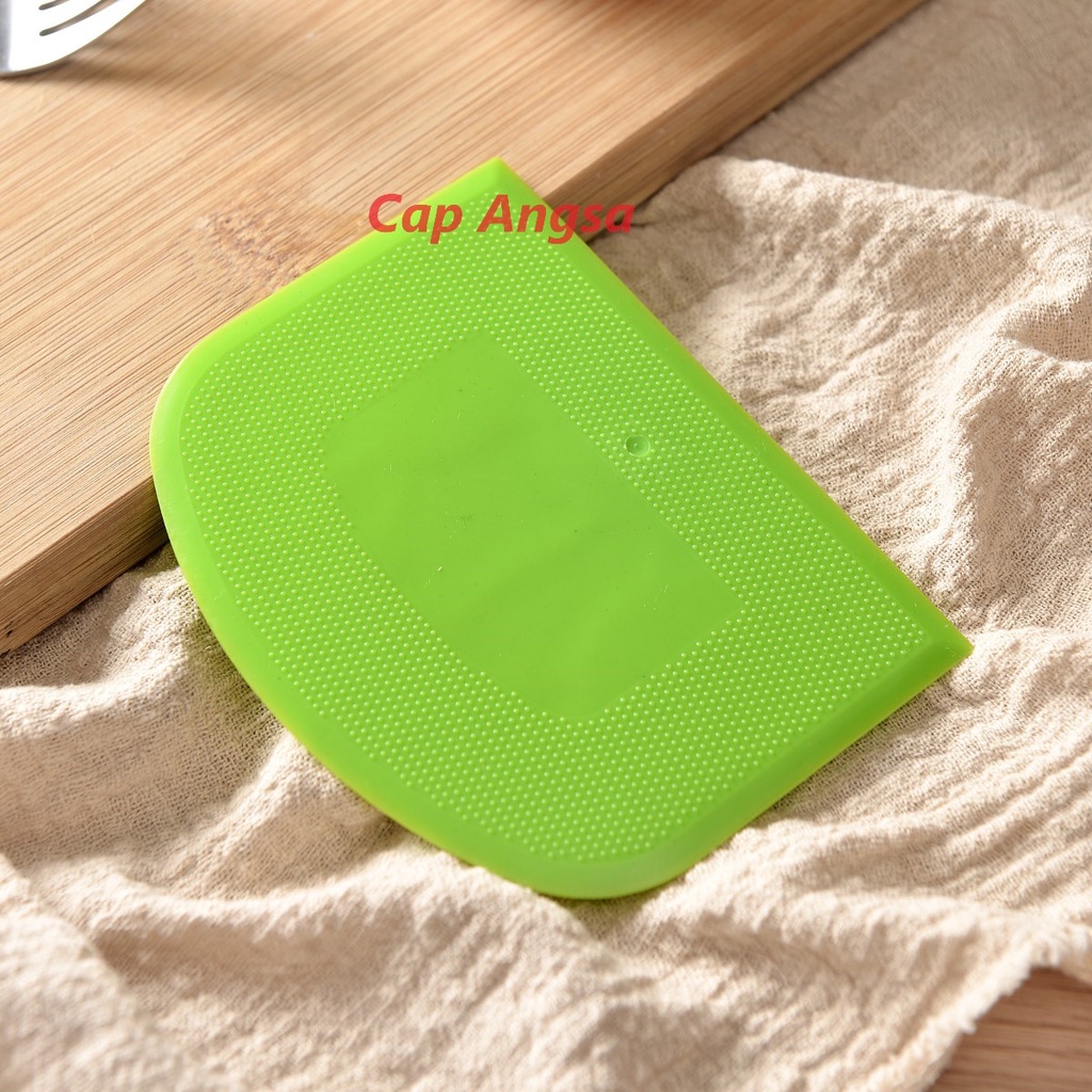 SCRAPER SCRAPPER SPATULA PISAU PEMOTONG ADONAN PLASTIC DOUGH CUTTER ICING ROTI FONDANT KUE BUTTER CREAM D SHAPE