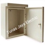 Box Panel Listrik 30x40x15 Model Topi (Kunci Putar) INDOOR/OUTDOOR