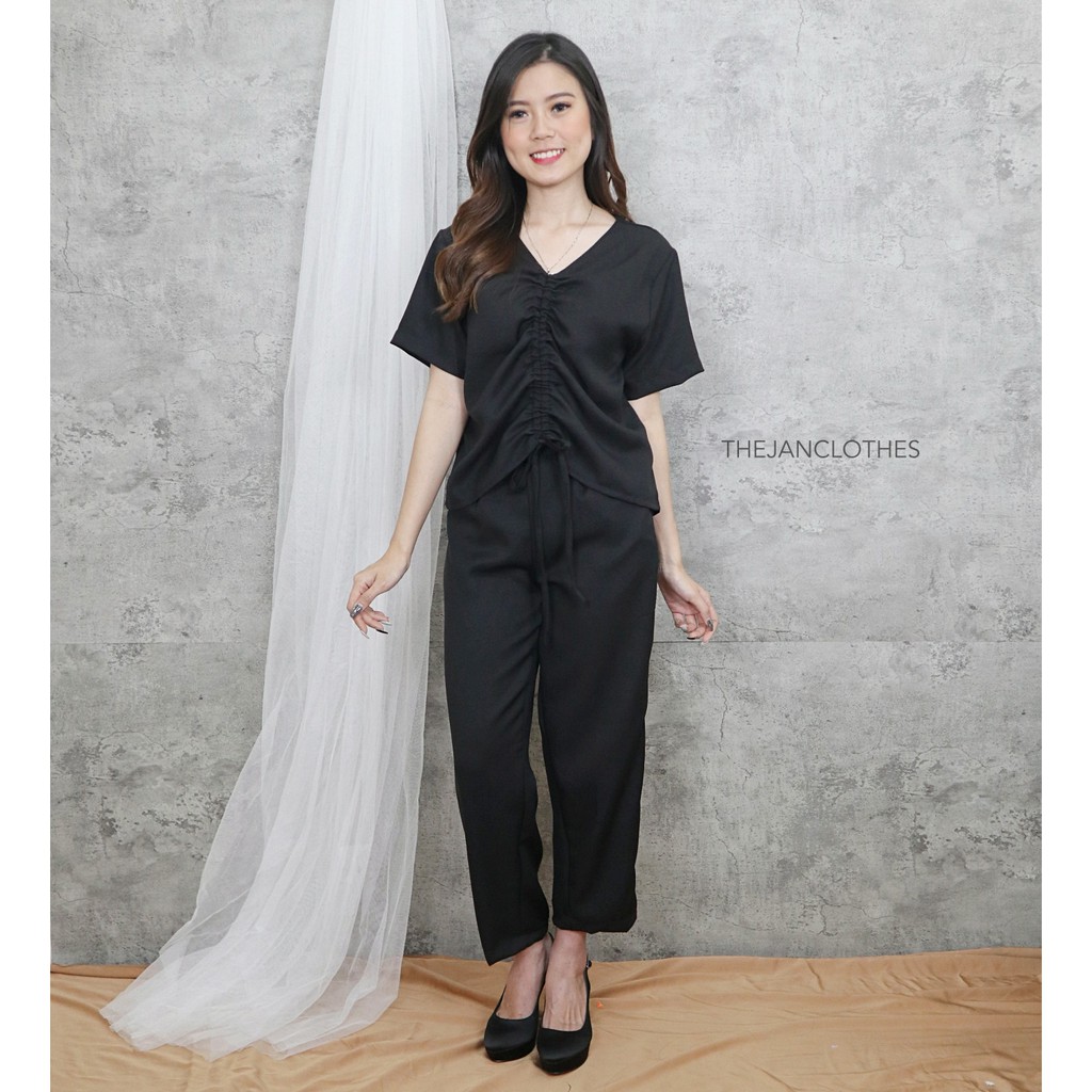 Levi set bk -Thejanclothes