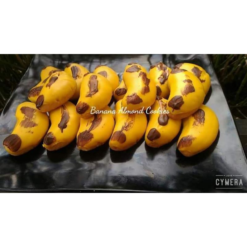 

Cake Ummi dengan aneka kue kering lainnya