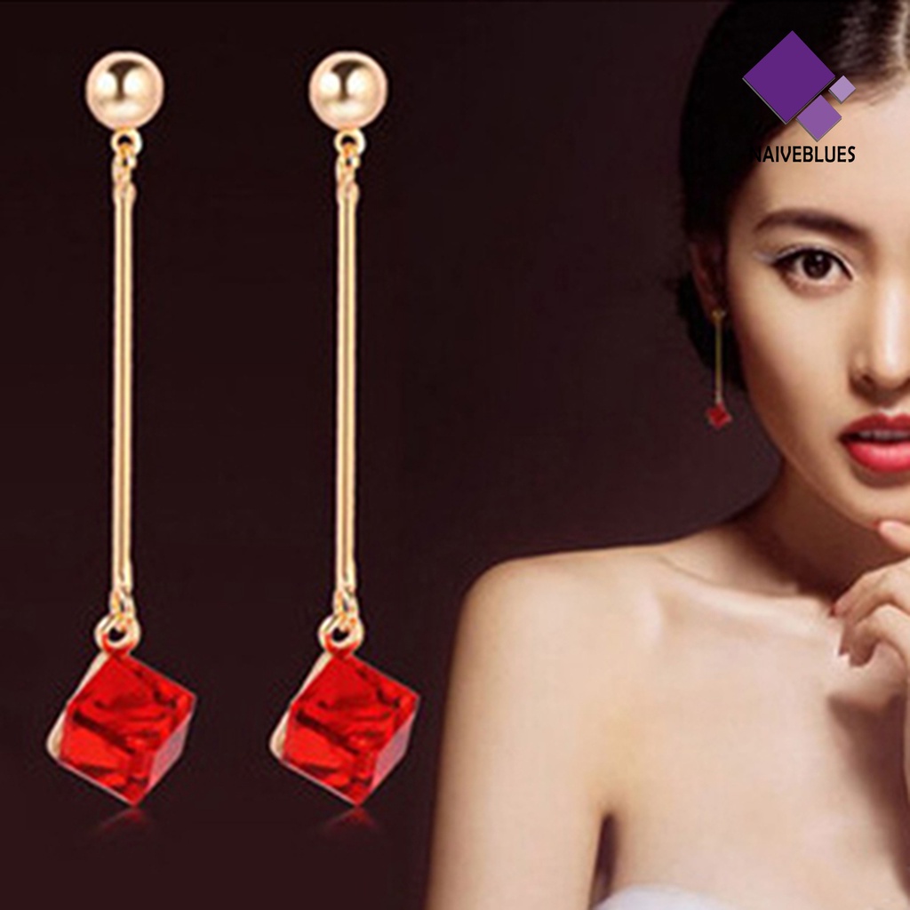 1 Pasang Anting Panjang Aksen Berlian Imitasi Untuk Wanita