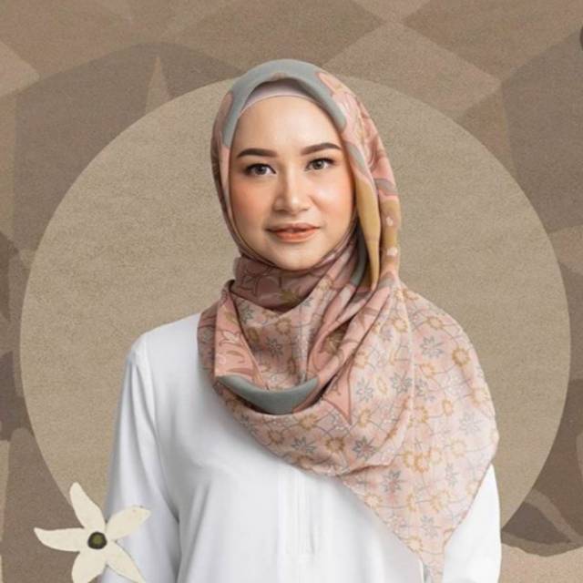 Kyra Scarf HLxKami Taffy