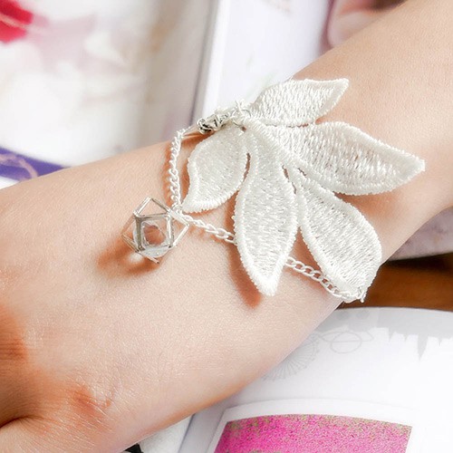 LRC Gelang Tangan Elegant White Square Pendant Decorated Double Layer Bracelet C66230